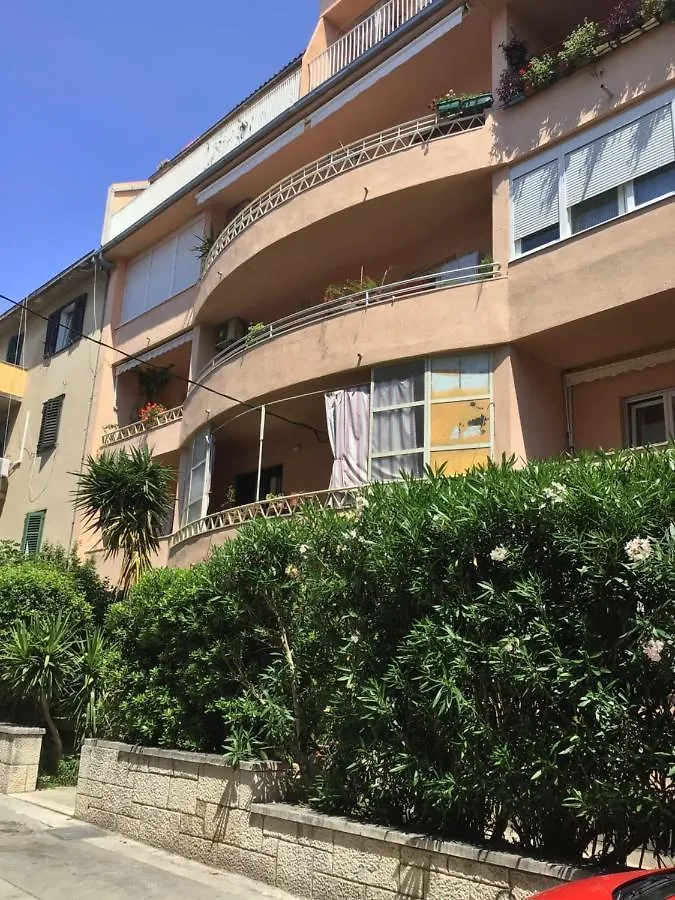 Maya Apartment Split
