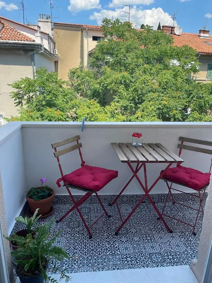 Maya Apartment Split